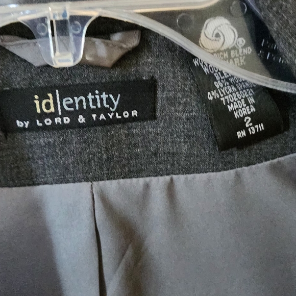 A jacket by lord and Taylor, only worn couple times. Looks brand new - Picture 3 of 3